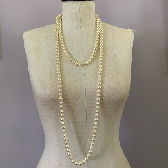 CIRO faux pearl string necklace 30” long - Picture 2 of 7